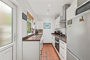 Kitchen- click for photo gallery